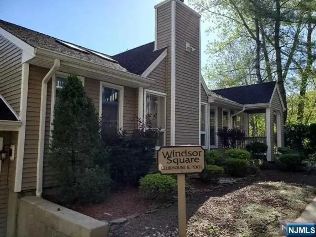 523 Windsor, Palisades Park