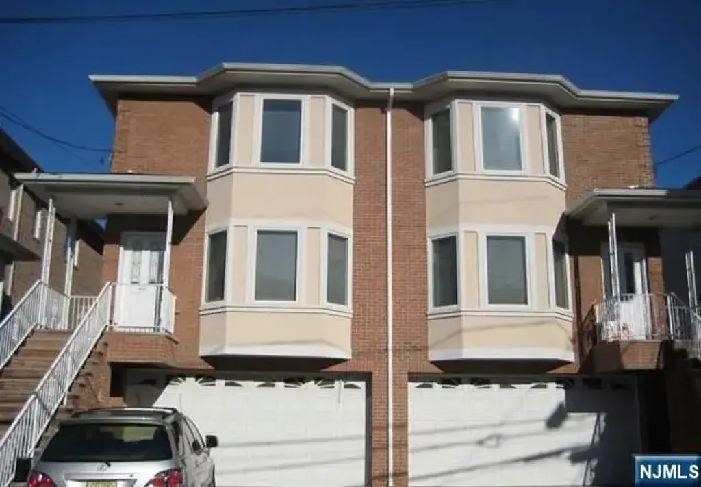 15 E Ruby B, Palisades Park