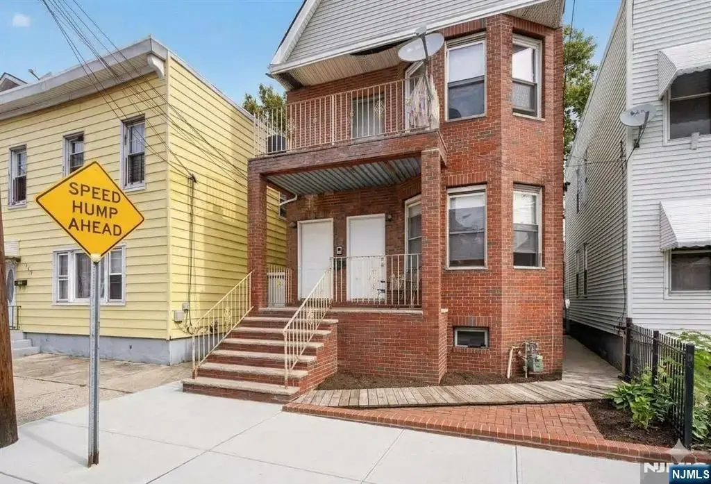 160 Fulton Avenue, Jersey City