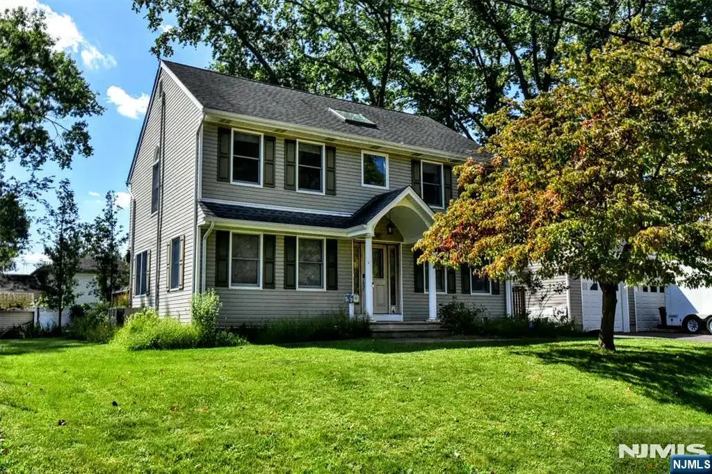 107 2nd Street, Dumont
