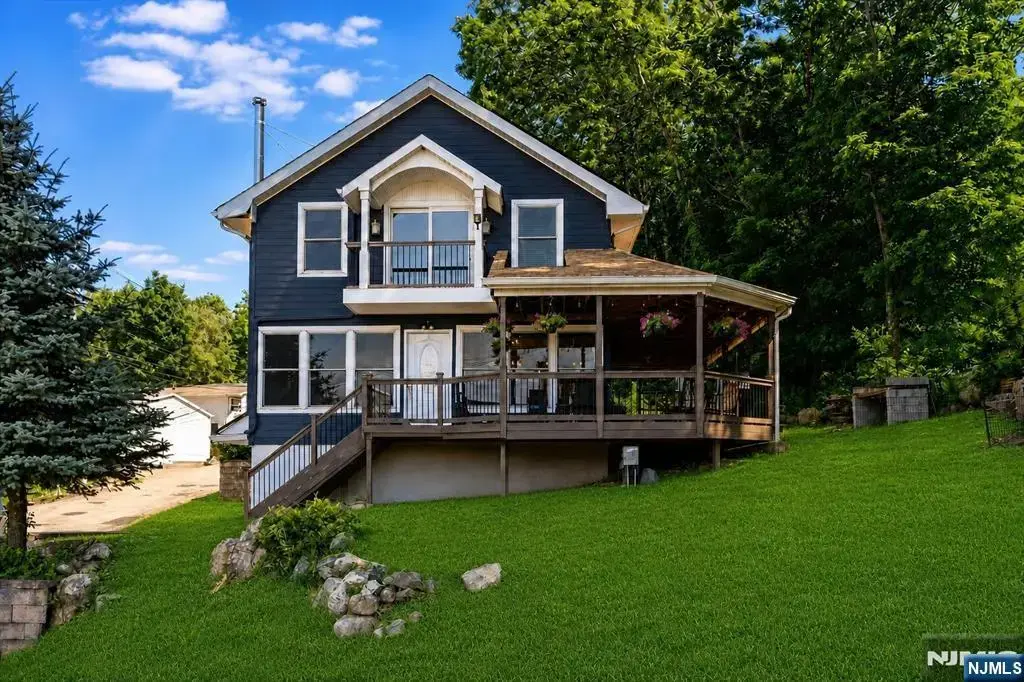 2 San Bar Drive, Jefferson Township