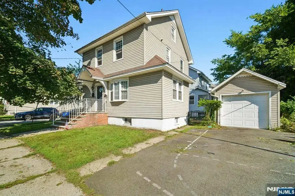 228 Totowa Road, Totowa