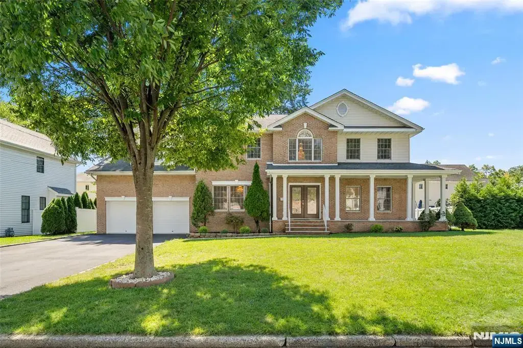 220 Concord Drive, Paramus