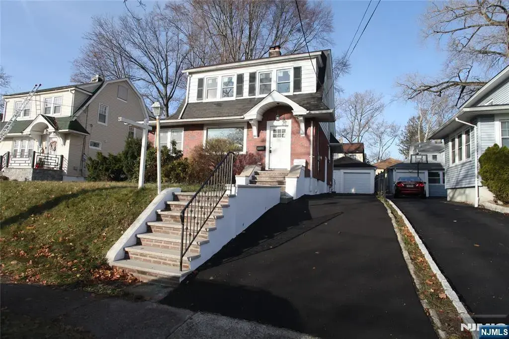 1140 Alicia Avenue, Teaneck