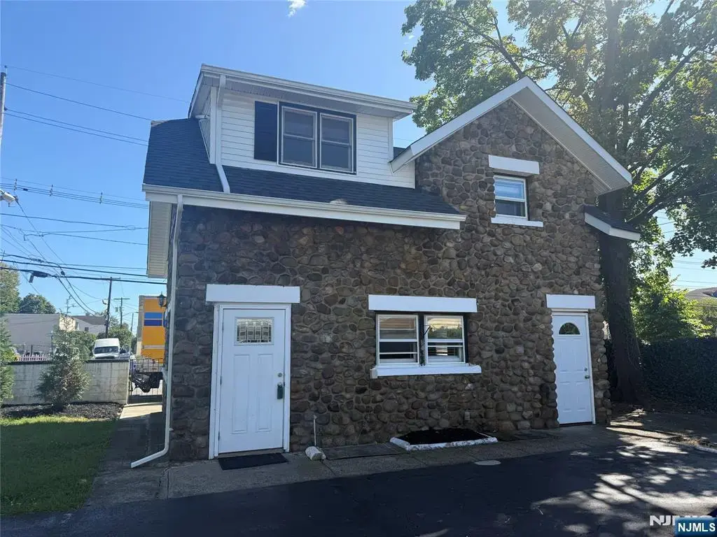 5-21 Berdan 1, Fair Lawn
