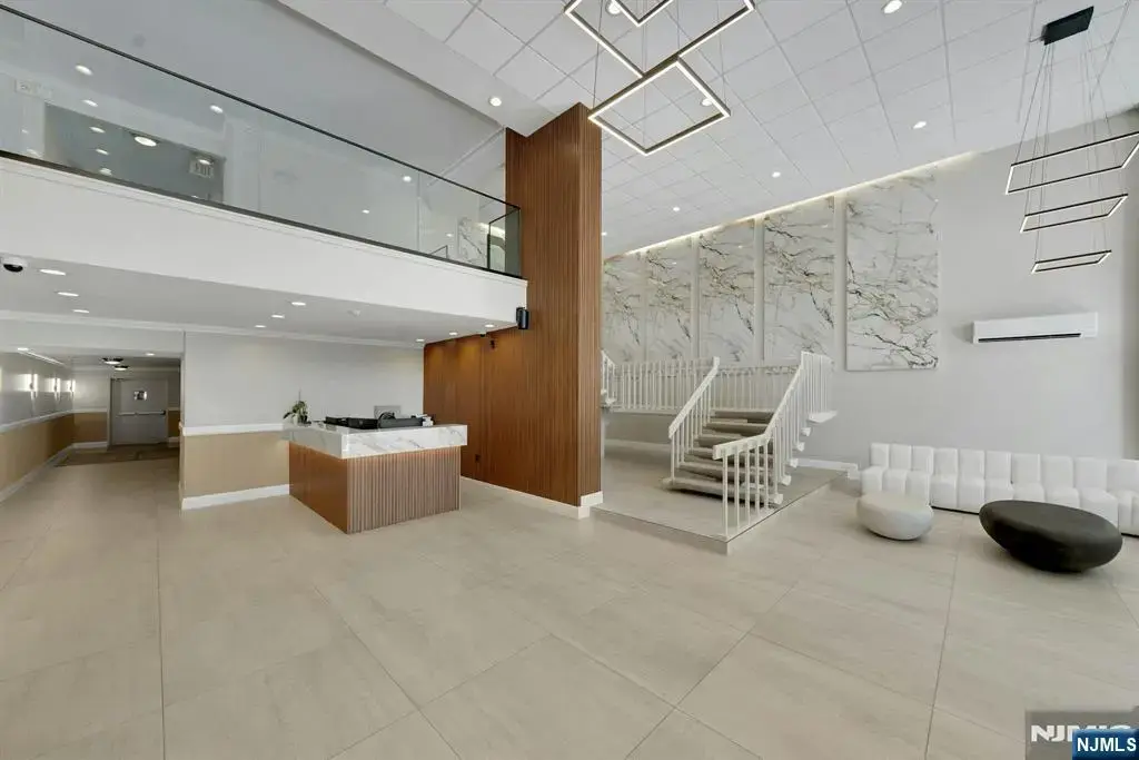 1203 River 4d, Edgewater