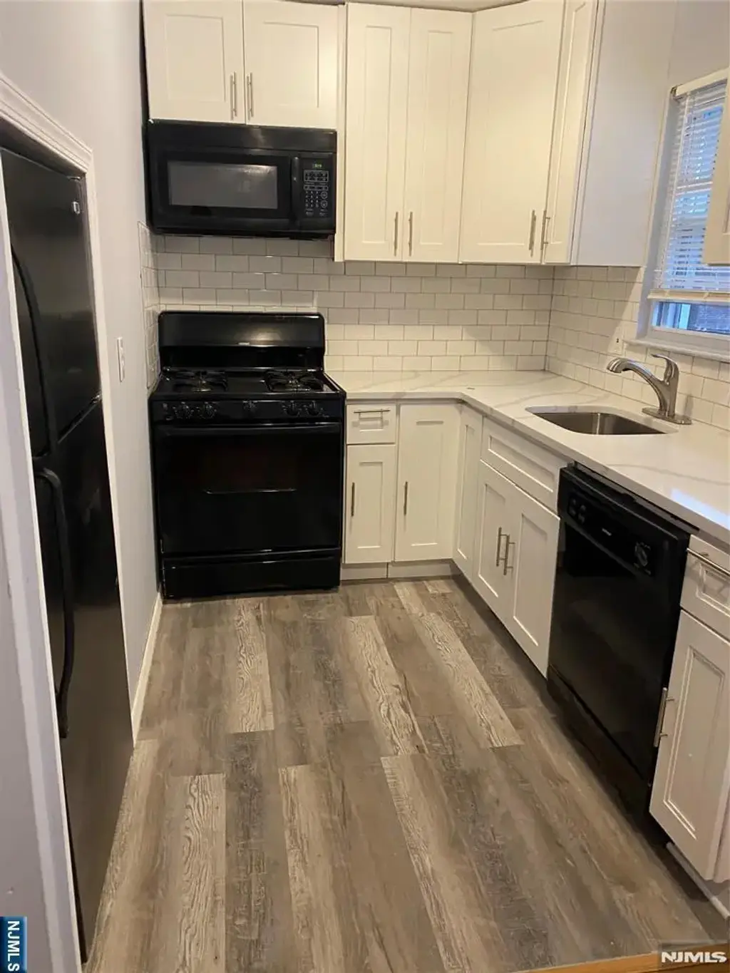 218 Cliff 2, Cliffside Park