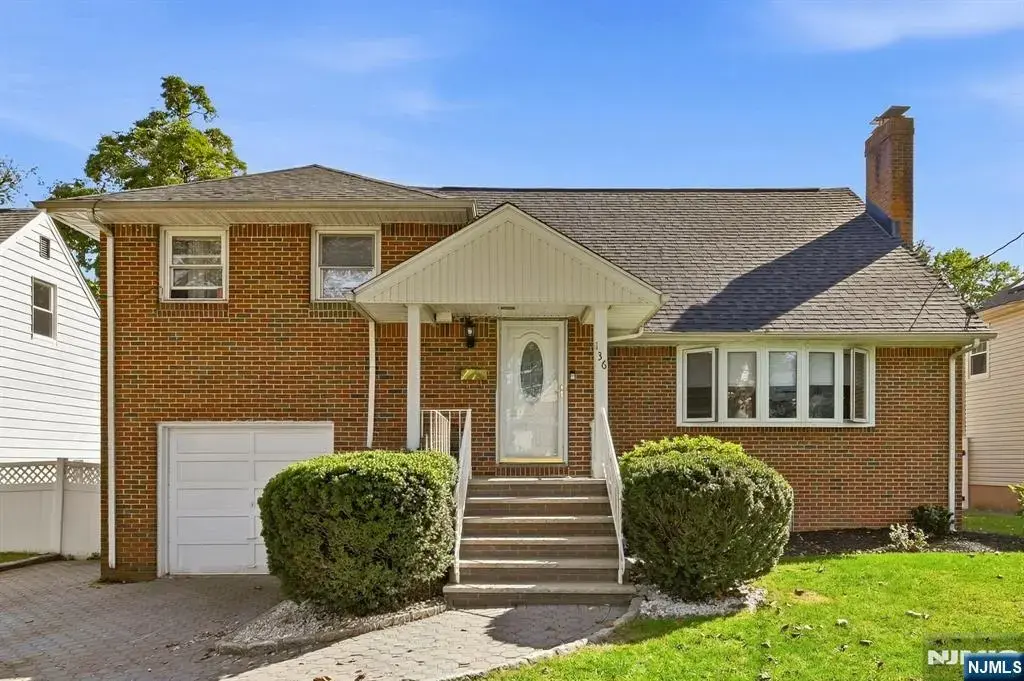 136 Van Buskirk, Teaneck