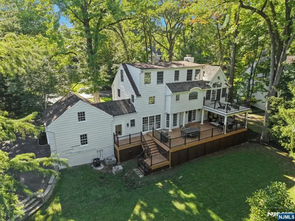 10 Delwick Lane, Millburn