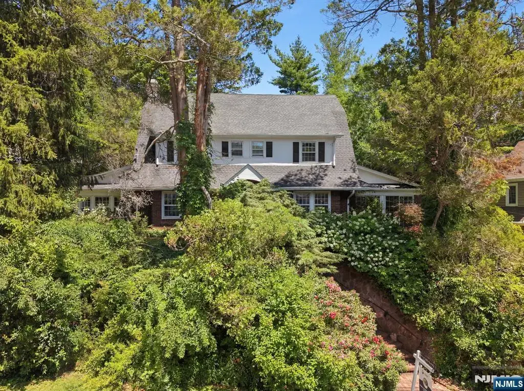 157 Sussex Road, Tenafly