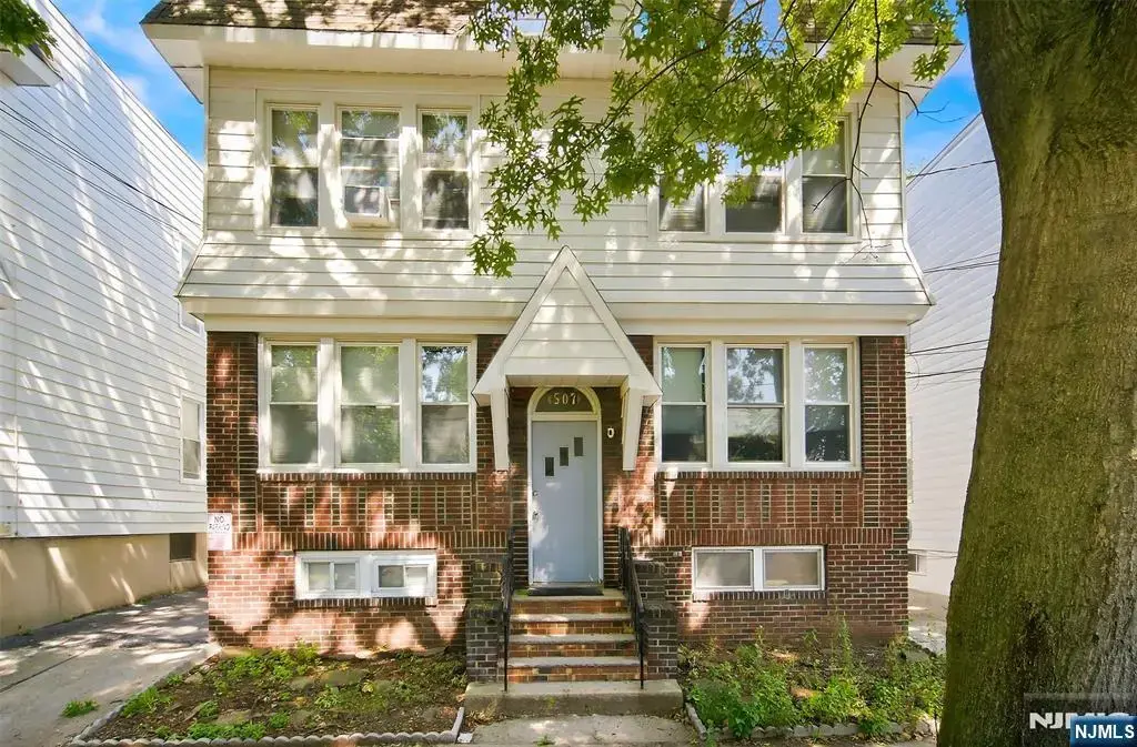 507 Beardsley, Bloomfield