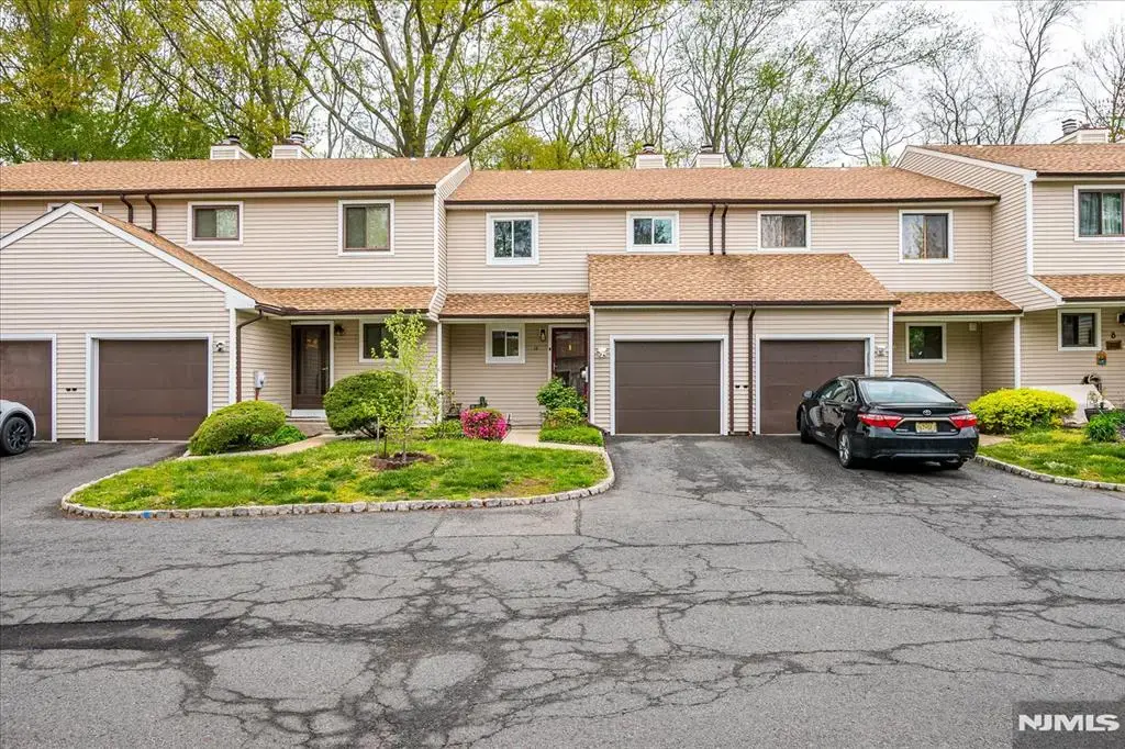 12 Tulip Court, Edison