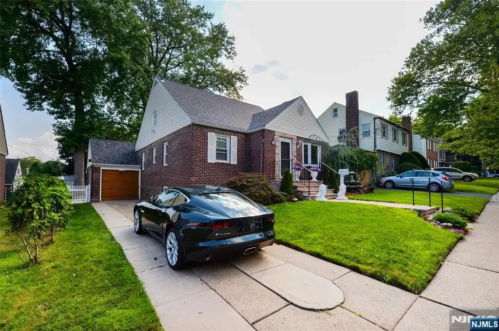 56 Dohrman Avenue, Teaneck