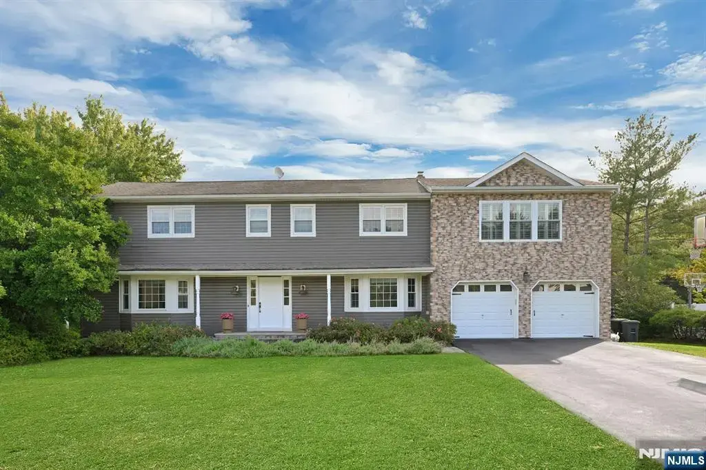 10 Cambray Road, Montville Township