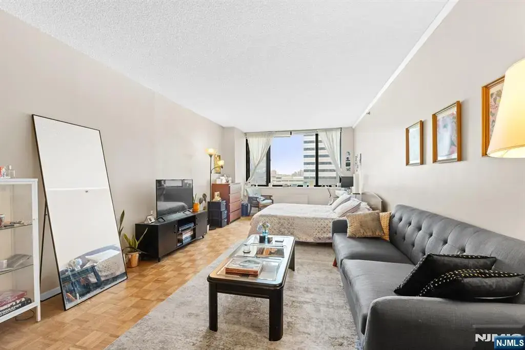 45 S River Drive 808, Jersey City