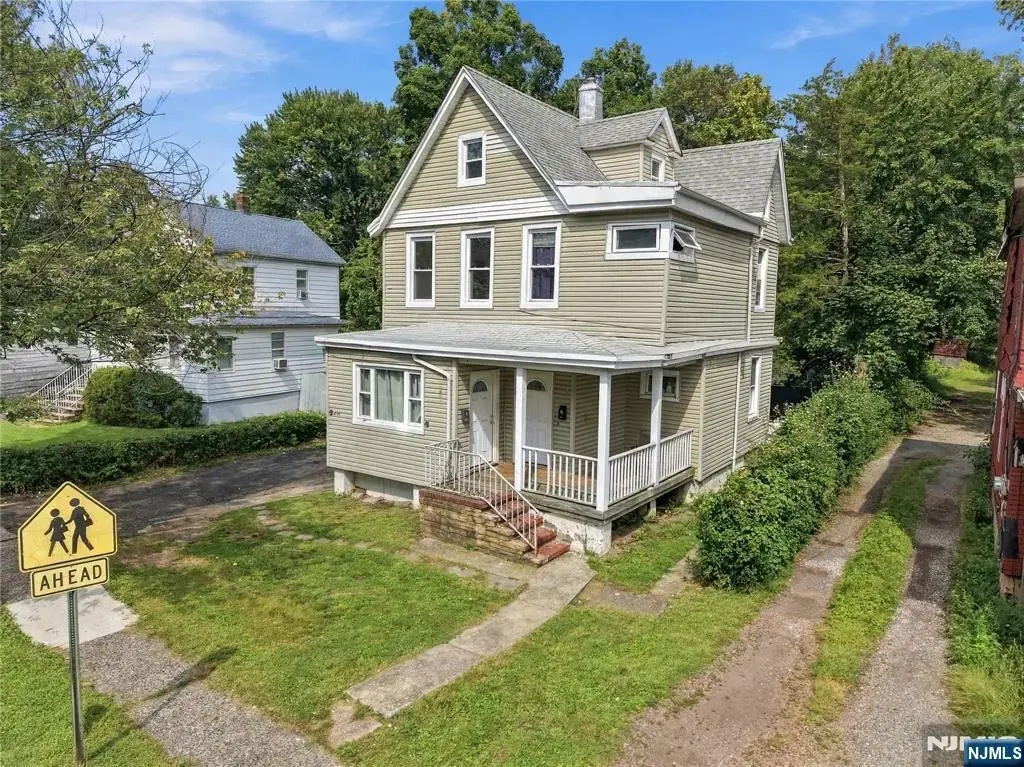 406 Saddle River Road, Saddle Brook
