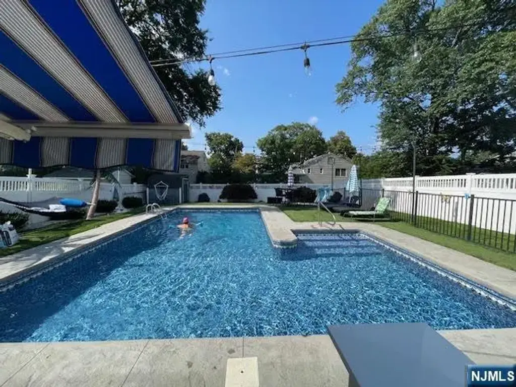 38-59 Taylor Road, Fair Lawn