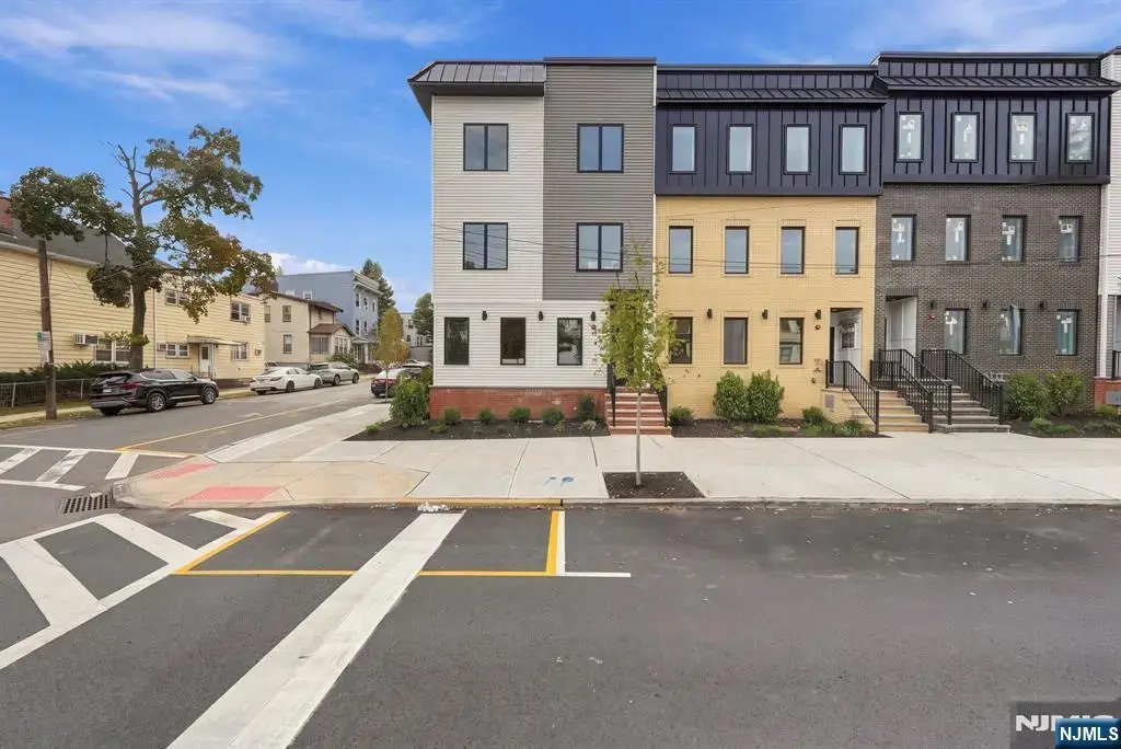 500 Davis Avenue, Harrison