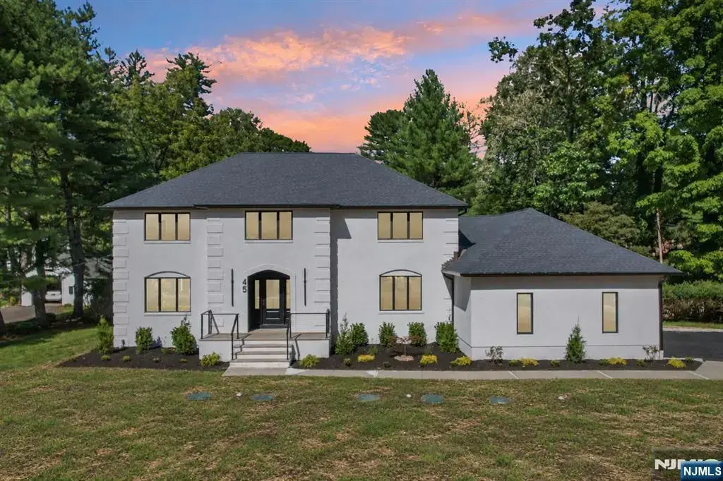 45 Lake Road, Upper Saddle River