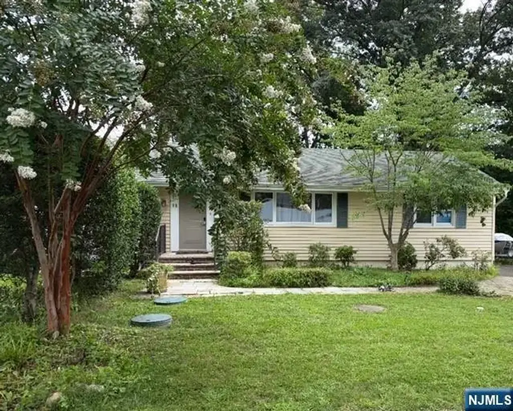 98 Roosevelt Boulevard, Oakland