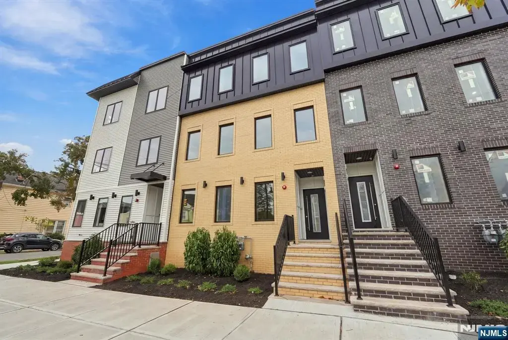 502 Davis Avenue, Harrison