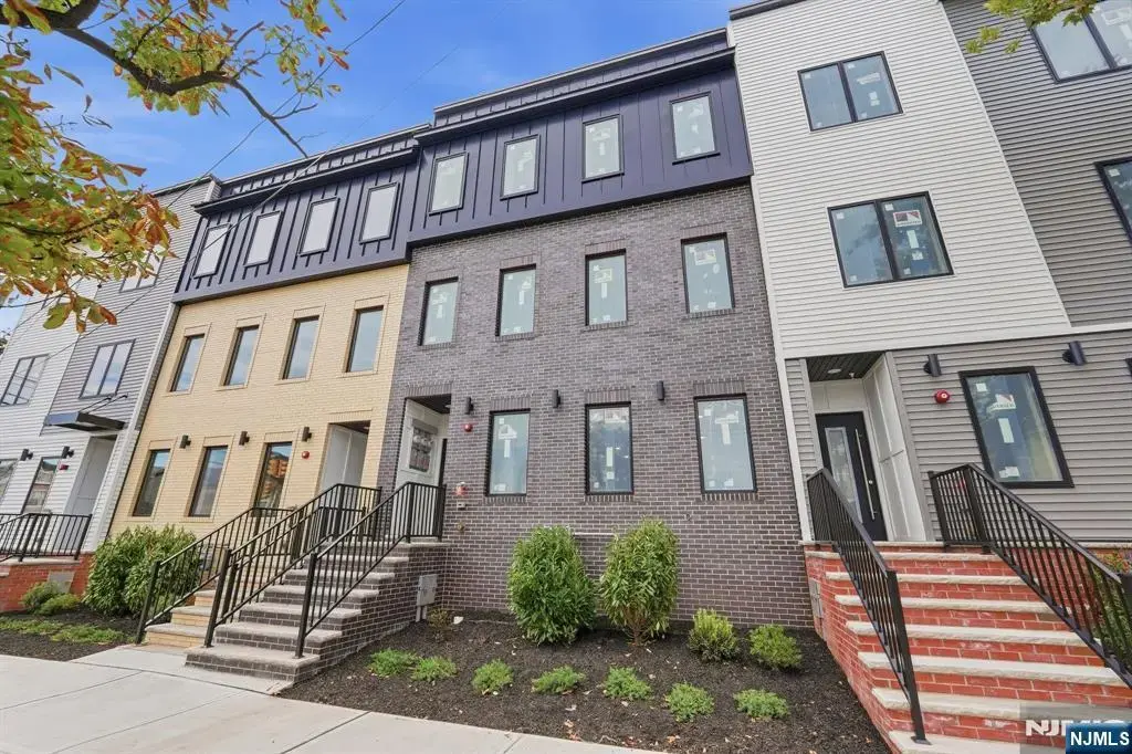 504 Davis Avenue, Harrison