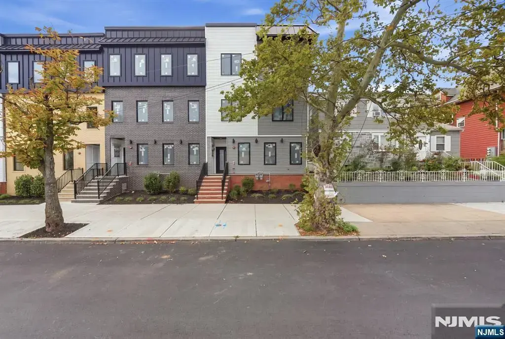 506 Davis Avenue, Harrison