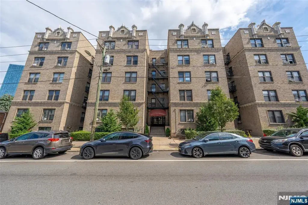 2700 John F Kennedy Boulevard 102, Jersey City