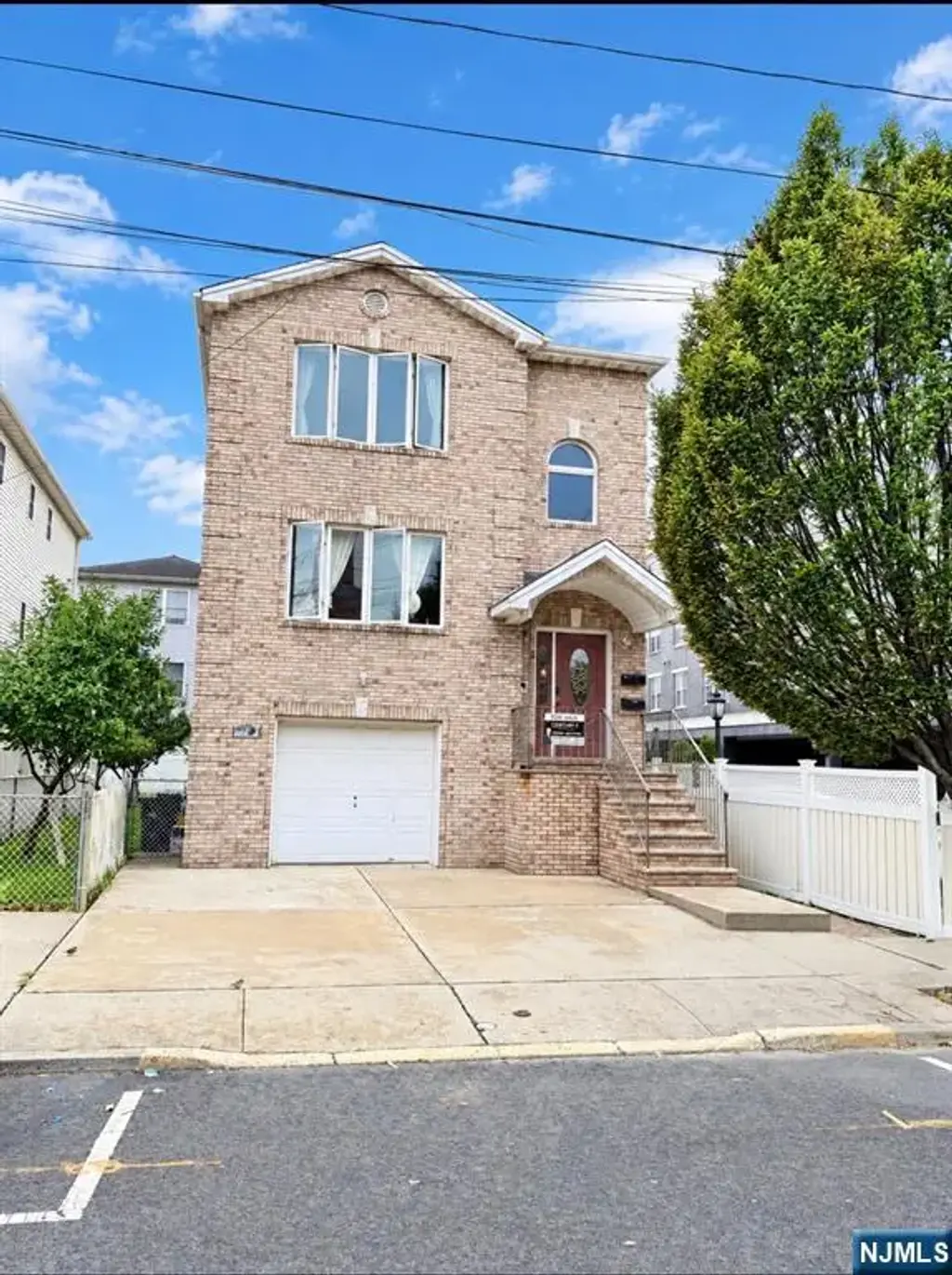 12 President, East Newark