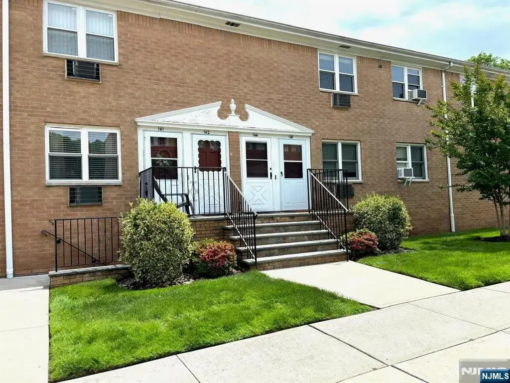 725 Joralemon 144, Belleville