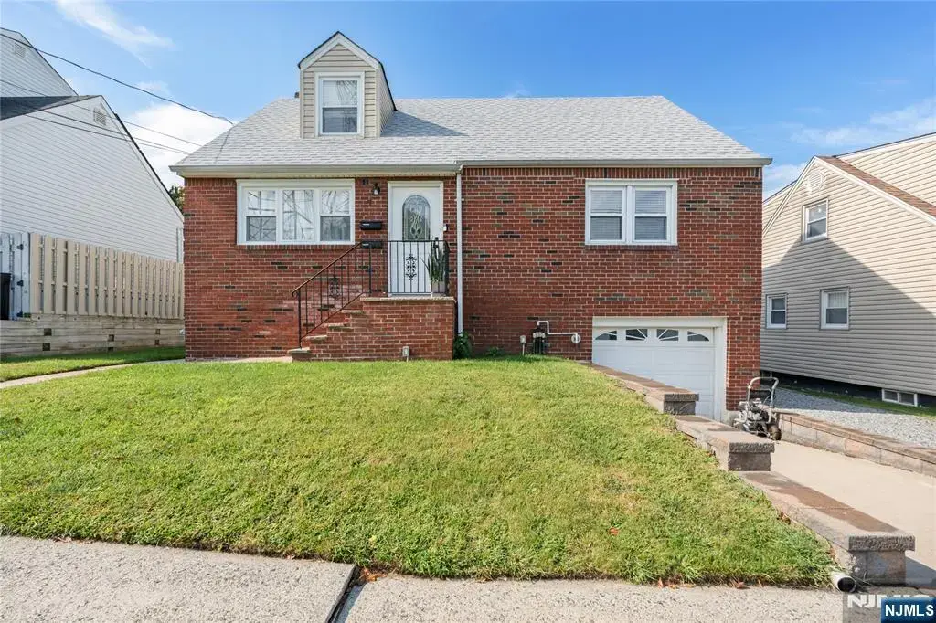 7 Veterans Place, North Arlington