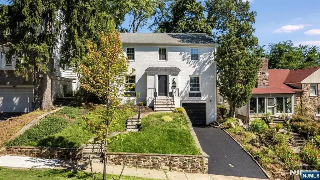 211 Conway Court, South Orange Village