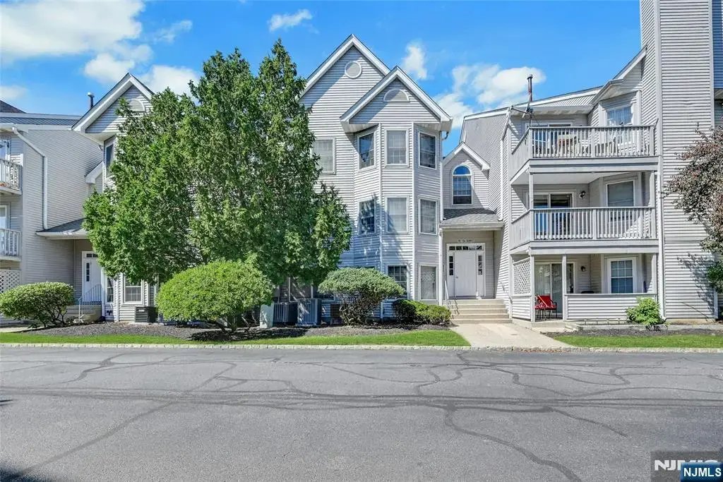 105 Quartz Lane, Paterson