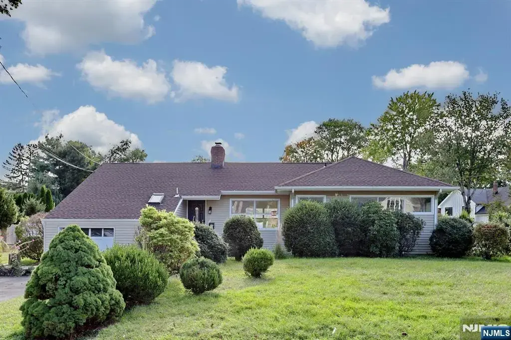 27 Briarcliff Road, Hillsdale