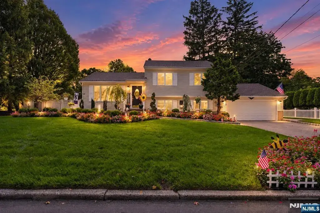 18 Murray Road, Montvale