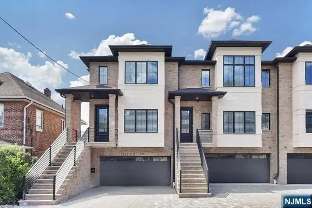 269a 9th A, Palisades Park