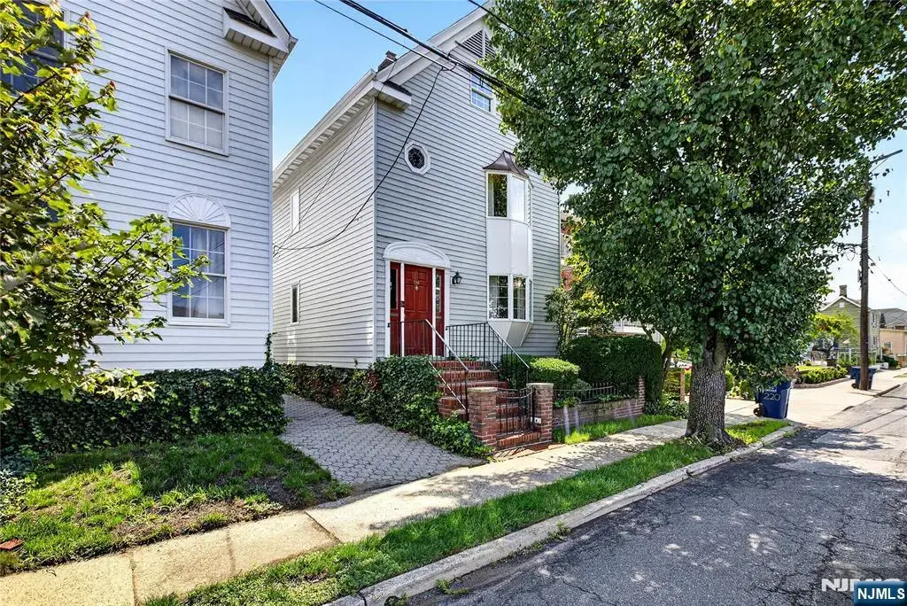 218 Jackson Avenue, Hackensack