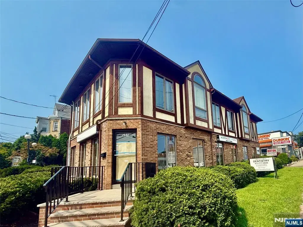 521 Van Houten Avenue 1b, Clifton