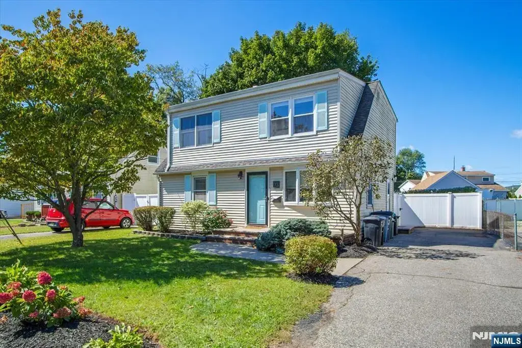 73 Burnside Place, Wanaque