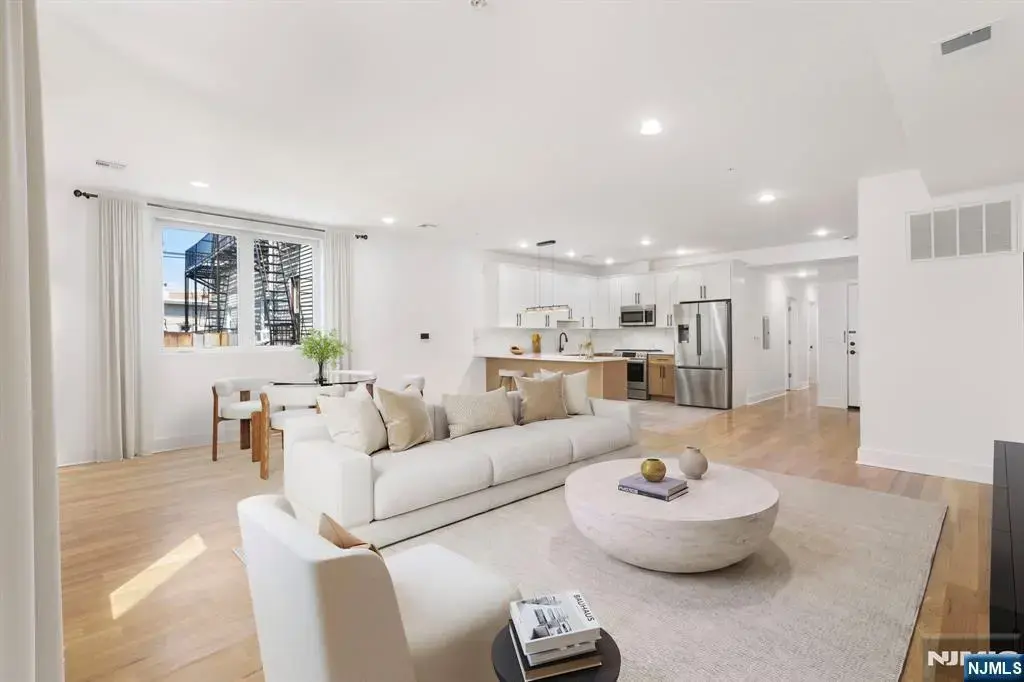 1001 Summit Avenue 2, Jersey City
