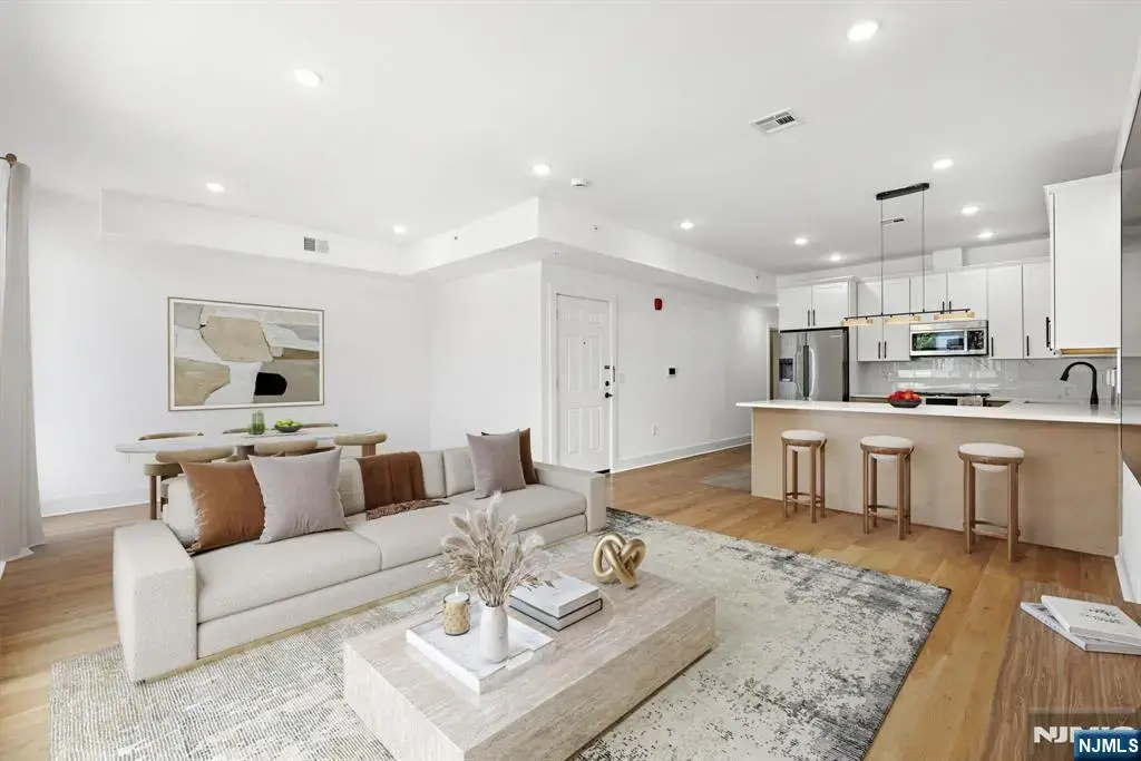 1001 Summit Avenue 3, Jersey City
