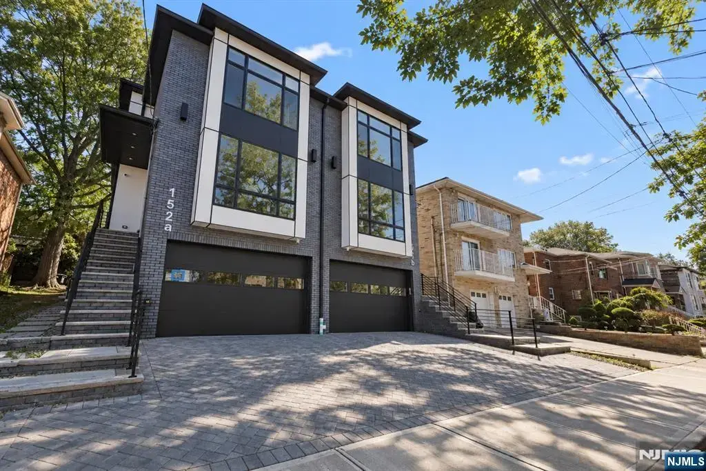152 Morningside Lane A, Palisades Park
