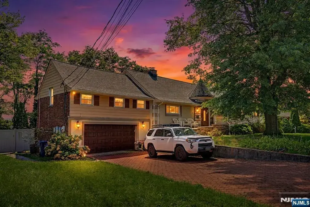 154 Ames Street, Hackensack