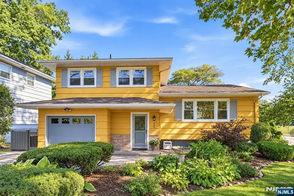 1 Carey Court, Montclair