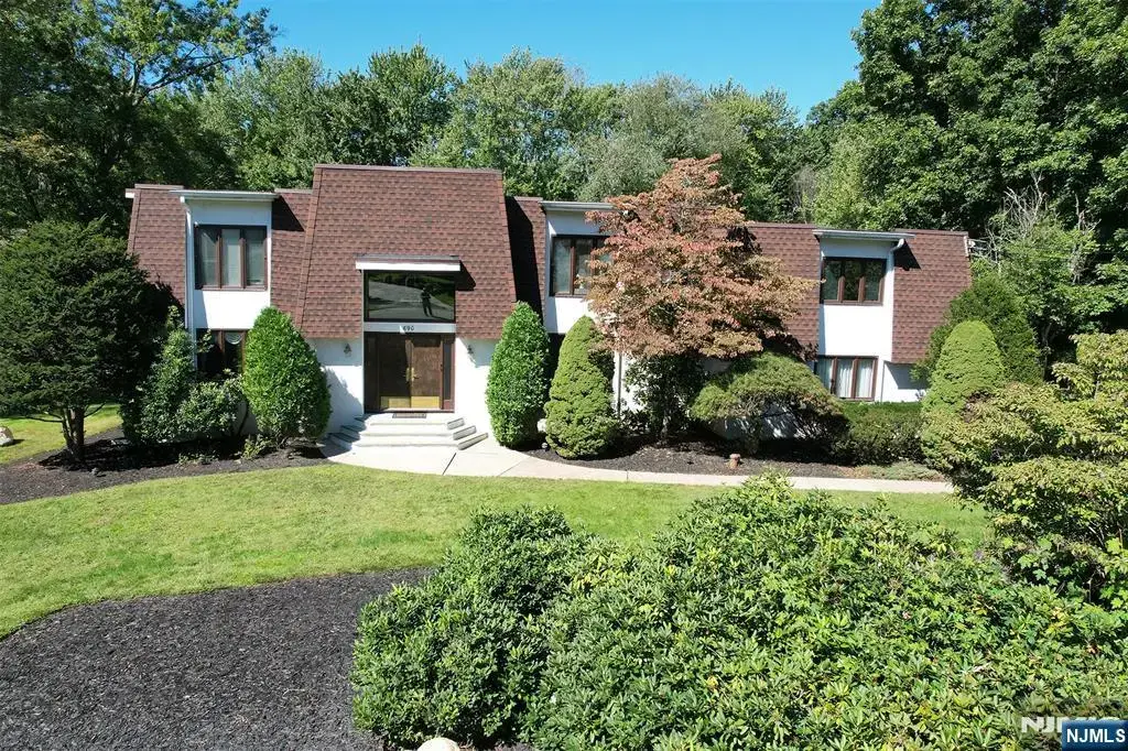 690 Orchard Lane, Franklin Lakes