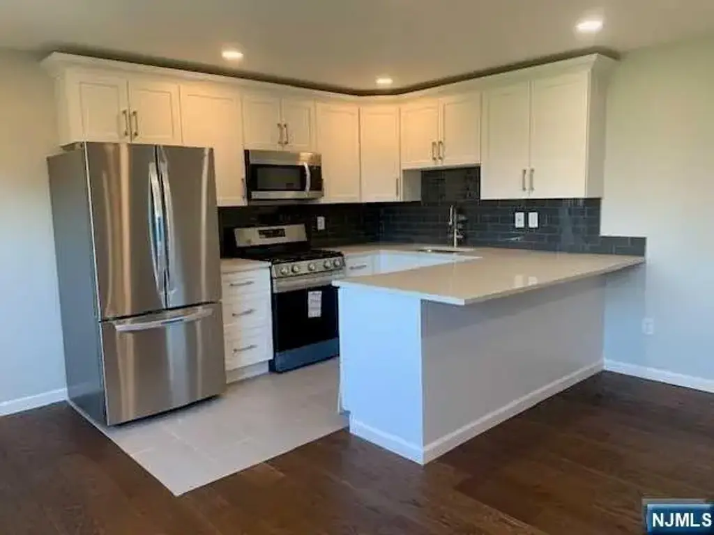 100 Bergen 21, Fairview