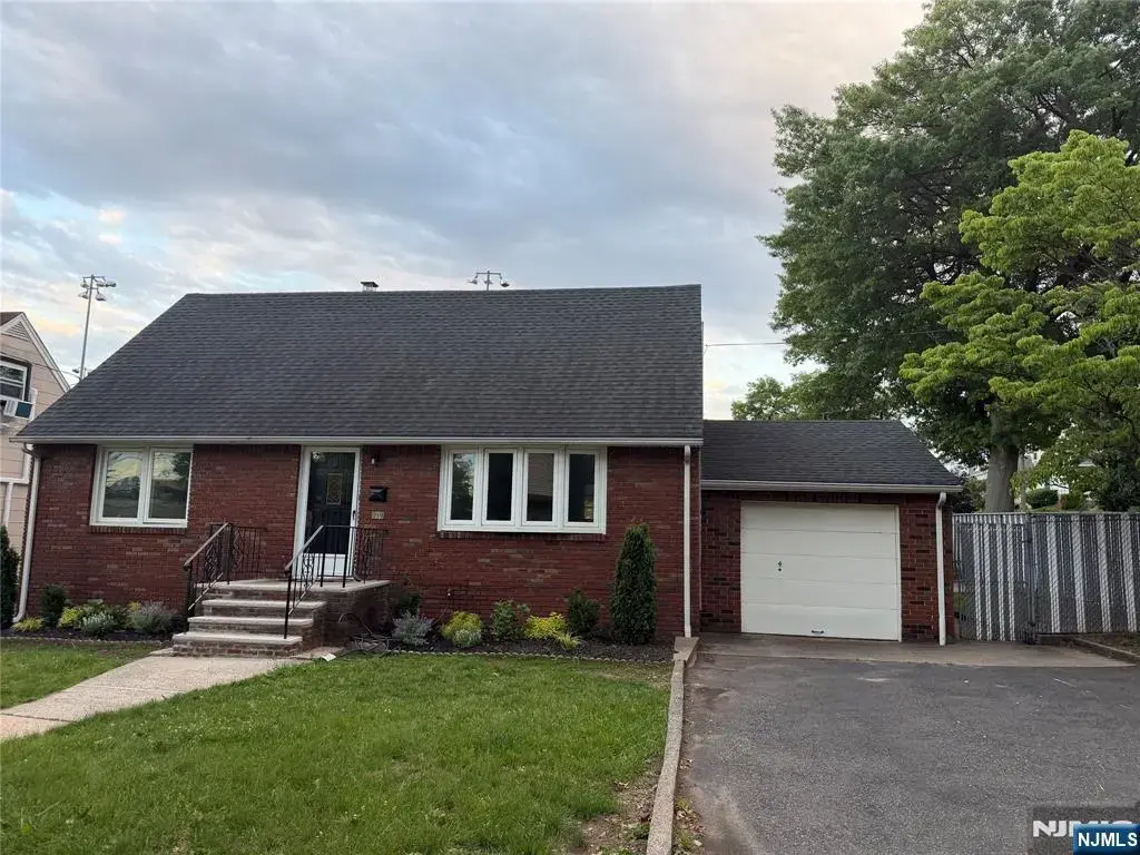 310 Passaic Avenue, Carlstadt