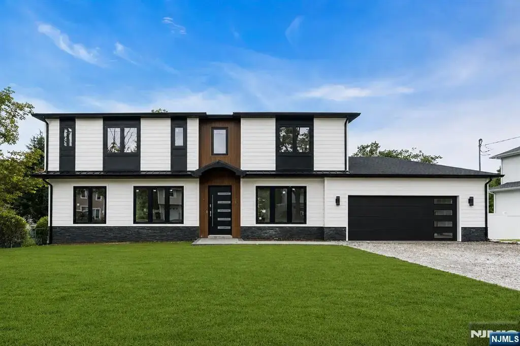 515 Salem Street, Paramus