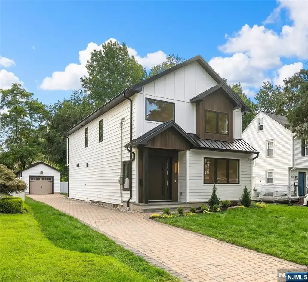 12 Spruce Street, Tenafly