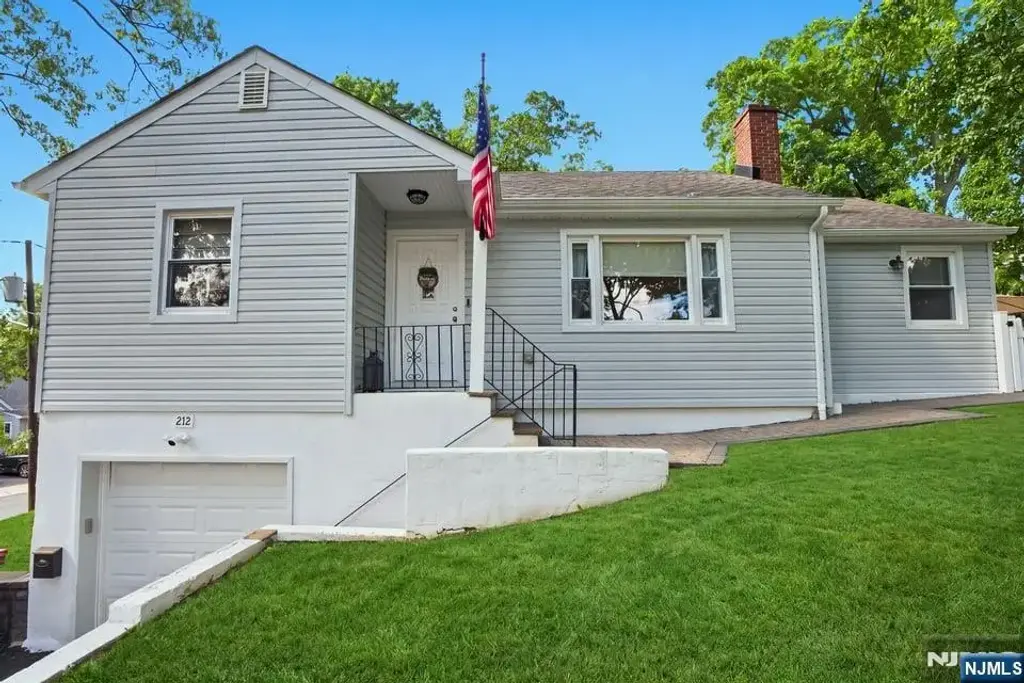 212 Hancox Avenue, Nutley